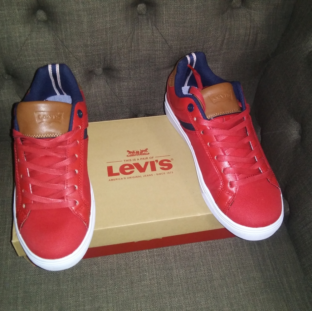 Mens Levi's Sneakers size 8.5